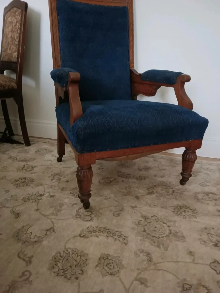2 beautiful antique chairs.need covered - Image 4