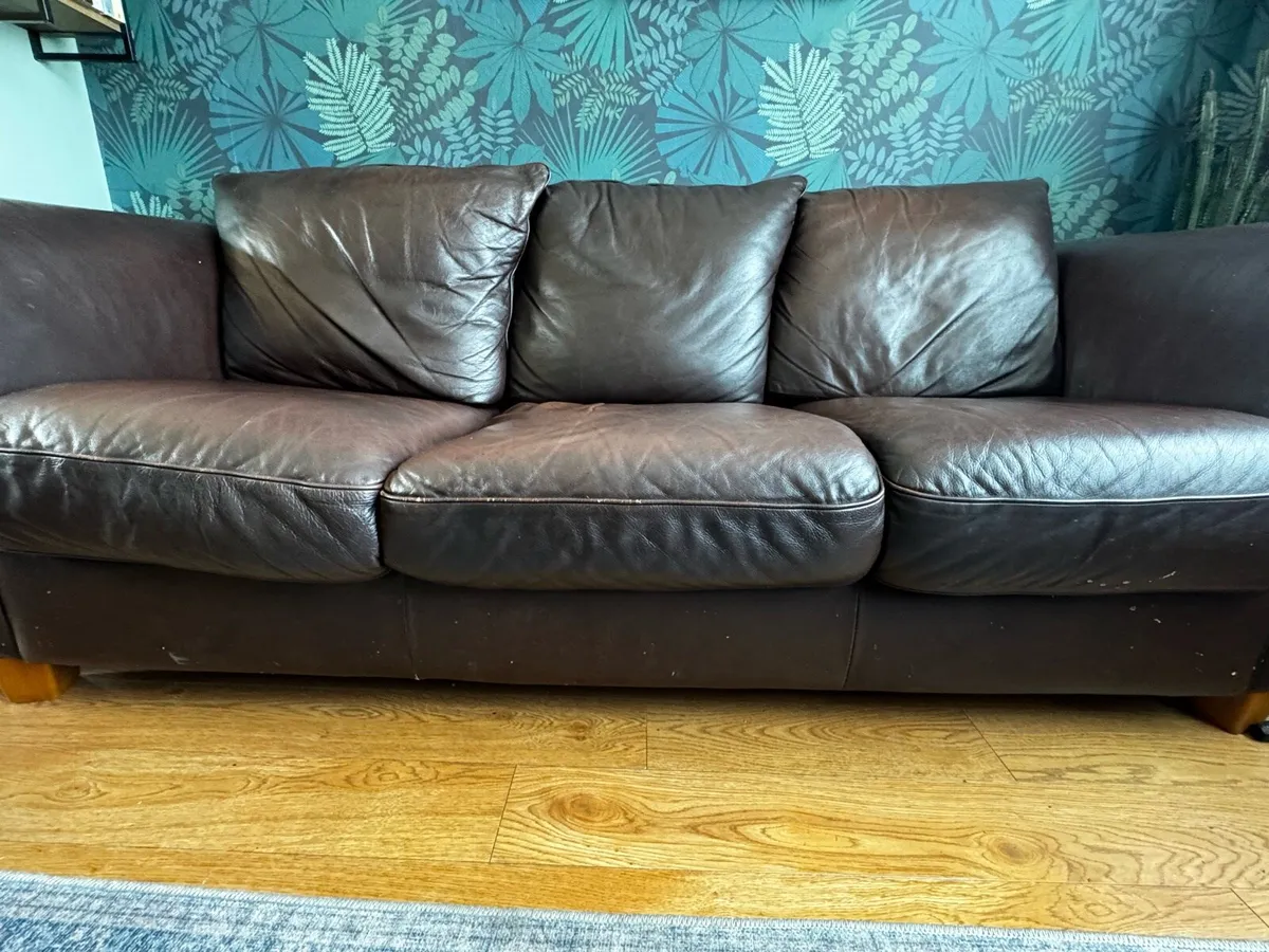 Leather couch - Image 2
