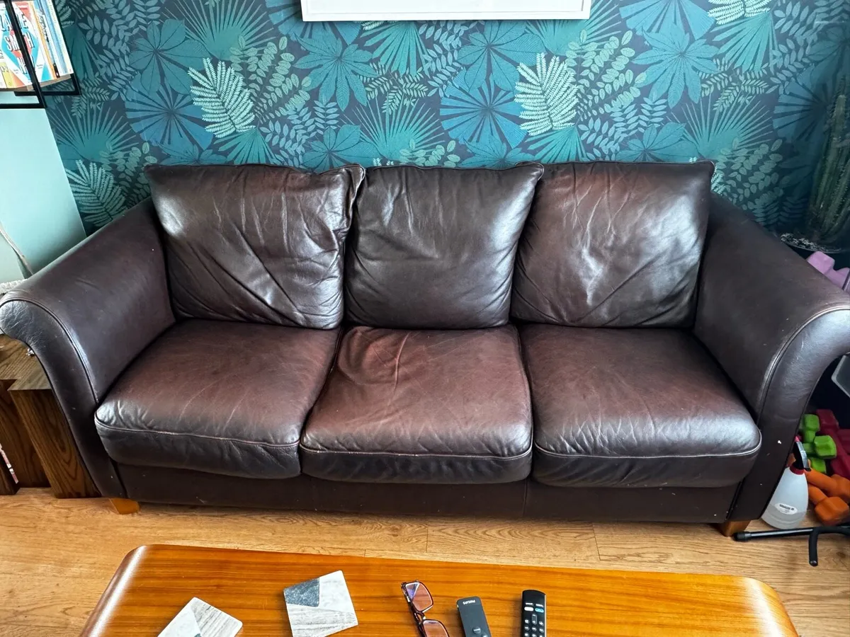Leather couch - Image 1
