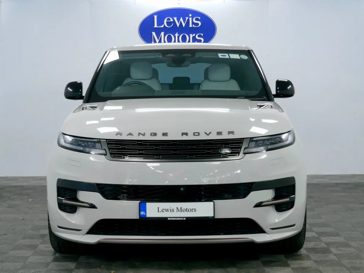 2024 Range Rover Sport Dynamic SE P460e - Image 3