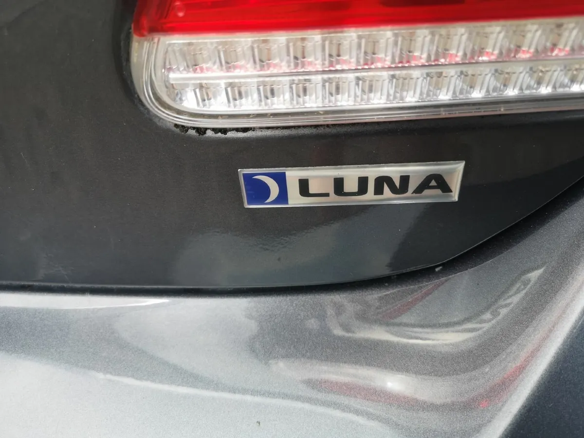 Toyota Corolla 2013 - Image 2
