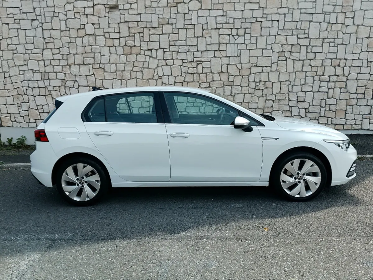 Volkswagen Golf Hybrid S 1.5 TSI Mhev 150HP - Image 2