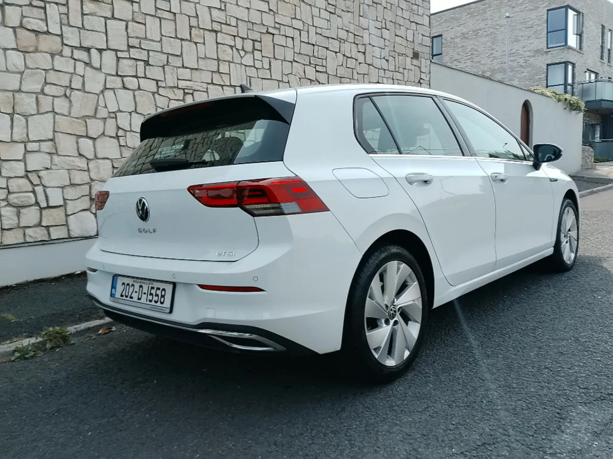 Volkswagen Golf Hybrid S 1.5 TSI Mhev 150HP - Image 3