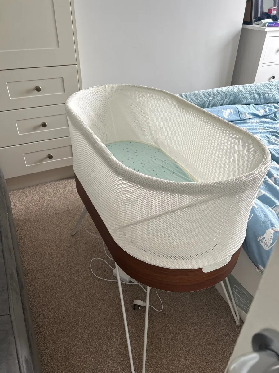 Snoo bassinet - Image 1