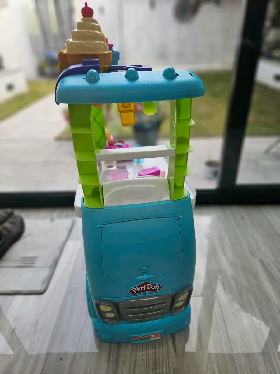 Play-Doh Ice cream van - Image 2