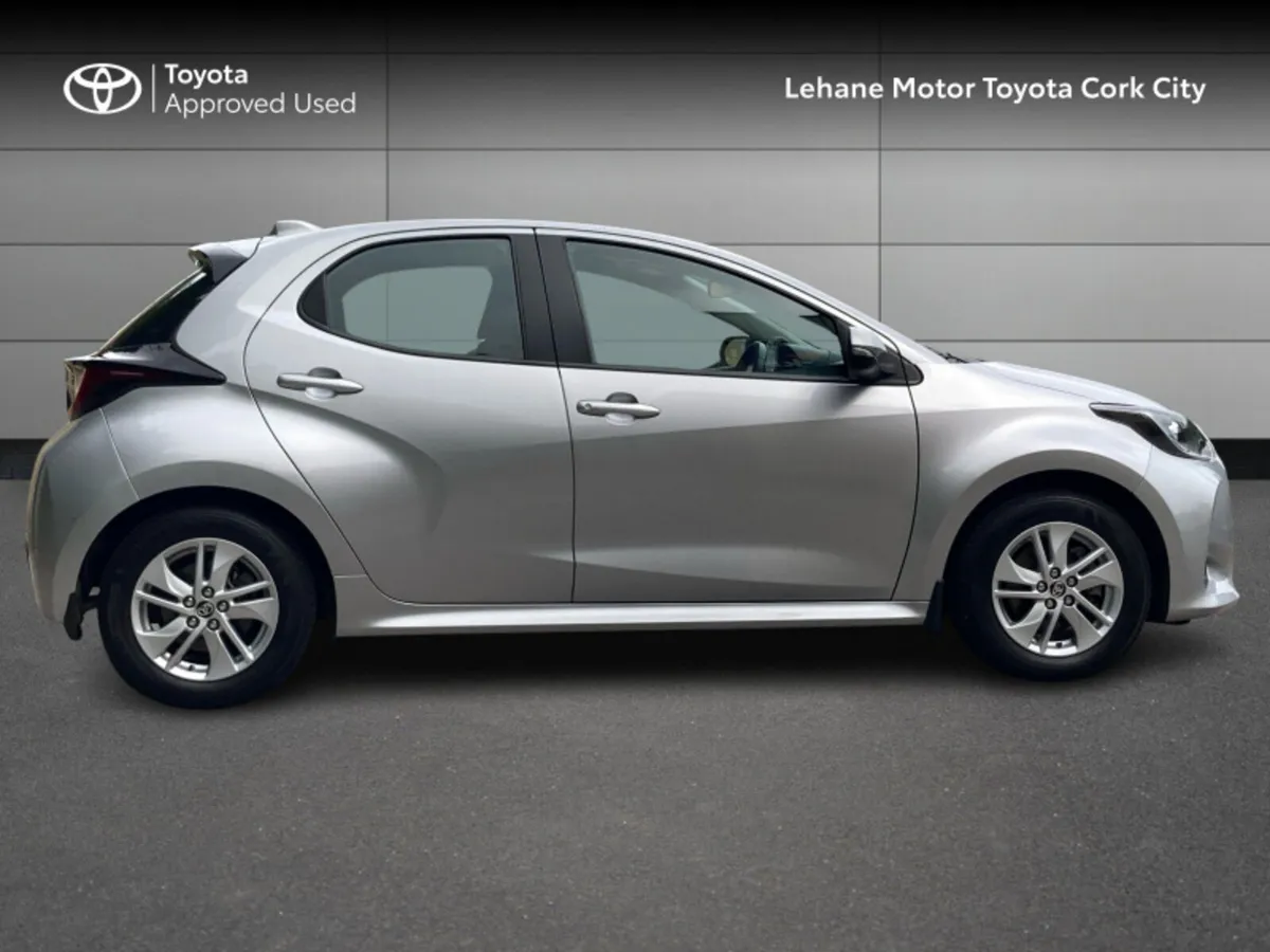 Toyota Yaris HYBRID LUNA 4DR AUTO - Image 3