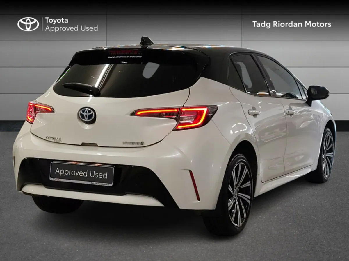 Toyota Corolla HYBRID L/SPORT HB - Image 2