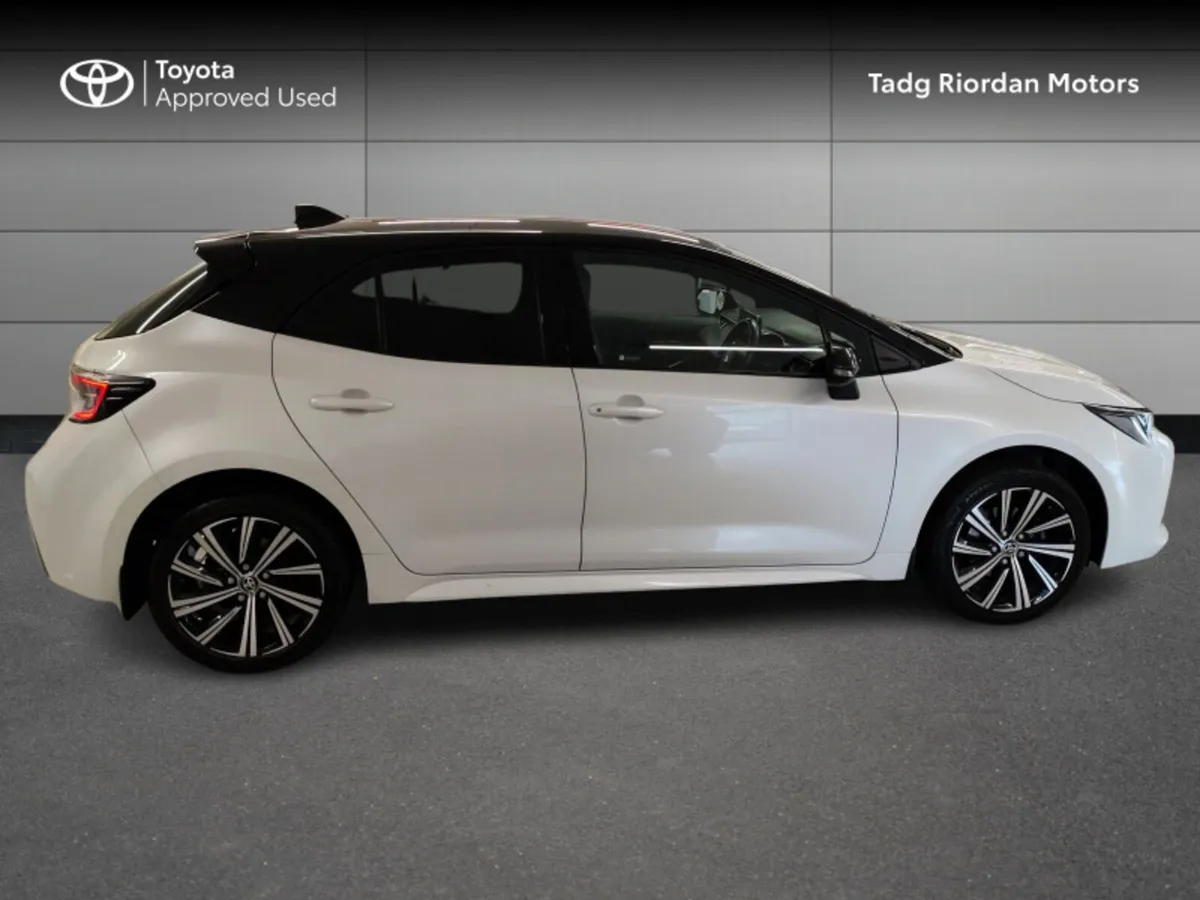 Toyota Corolla HYBRID L/SPORT HB - Image 3