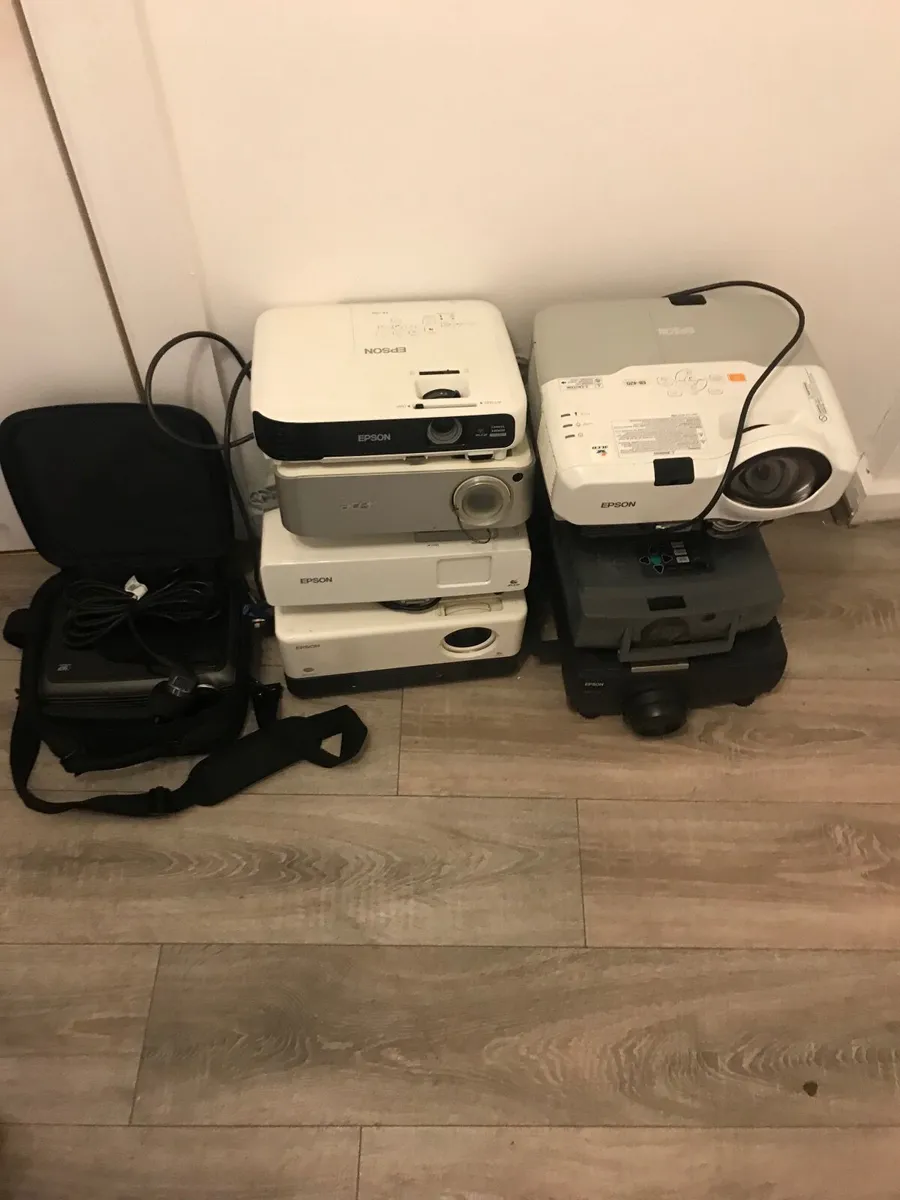Large number of projectors - Image 1