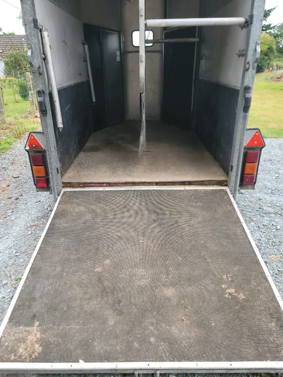 Horse box - Image 3