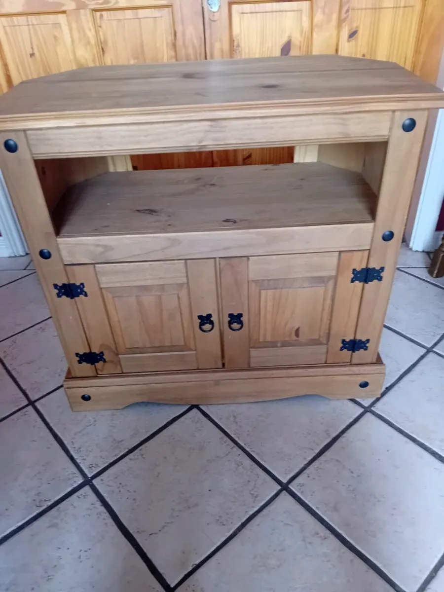 TV STAND . - Image 1