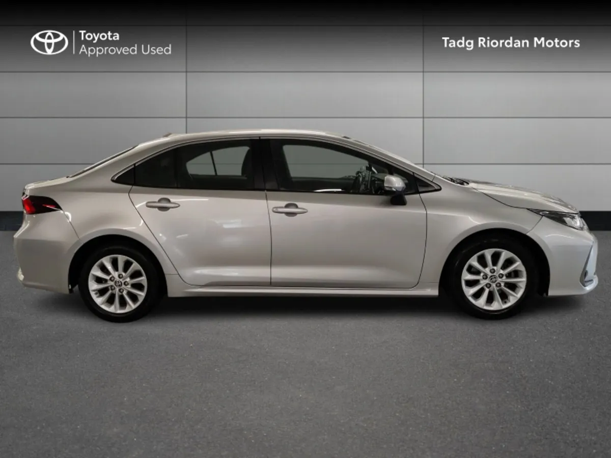 Toyota Corolla HYBRID LUNA - Image 3