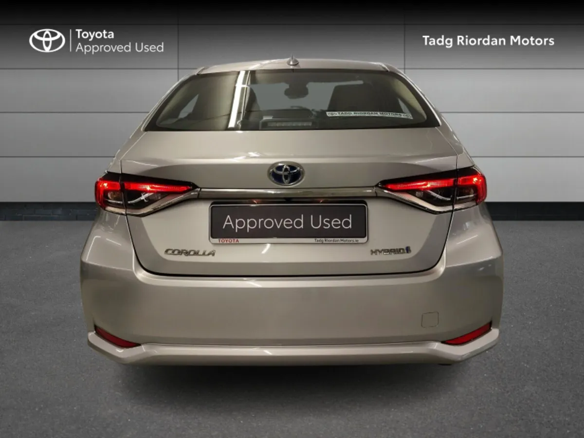 Toyota Corolla HYBRID LUNA - Image 4