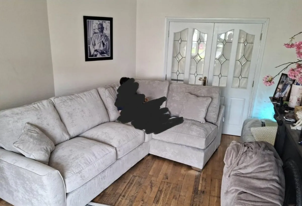 l shape couch - Image 1