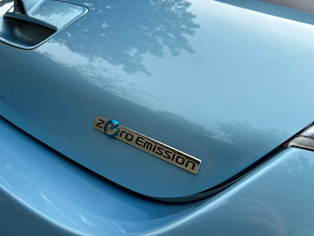 Nissan Leaf 2018 LOW MILES SUPER HIGH SPEC - Image 3