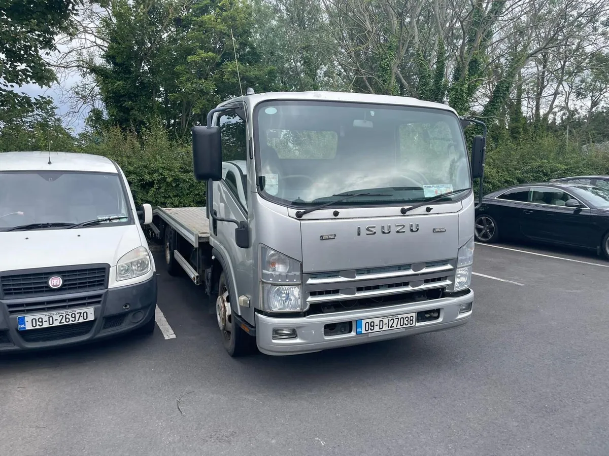 Isuzu NPR 6 Recovery Truck - Image 1