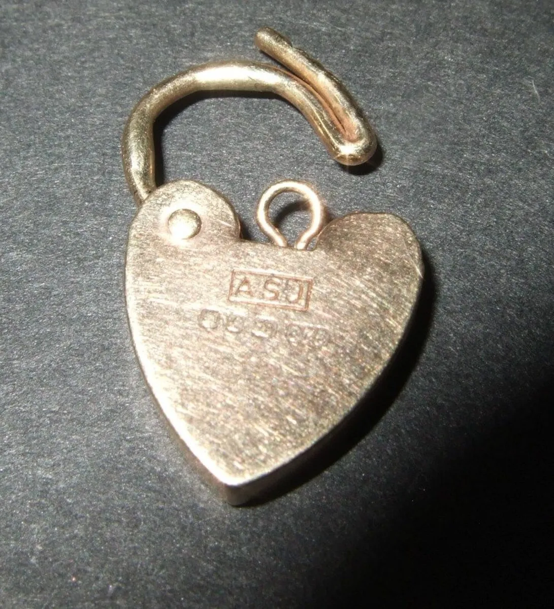 Vintage 9ct Gold Padlock - Image 4