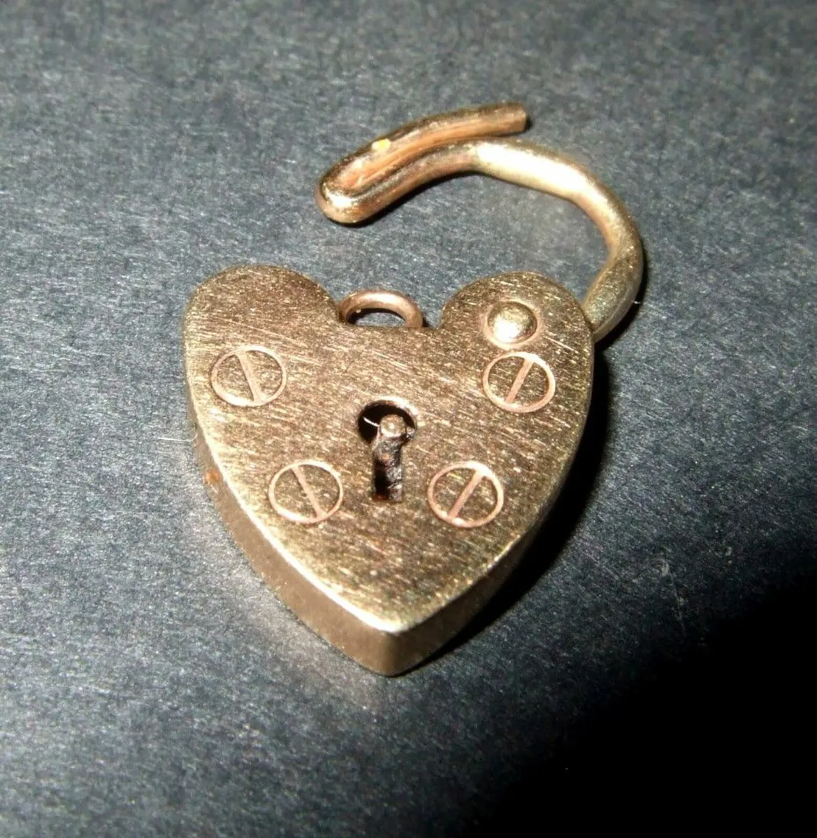Vintage 9ct Gold Padlock - Image 1