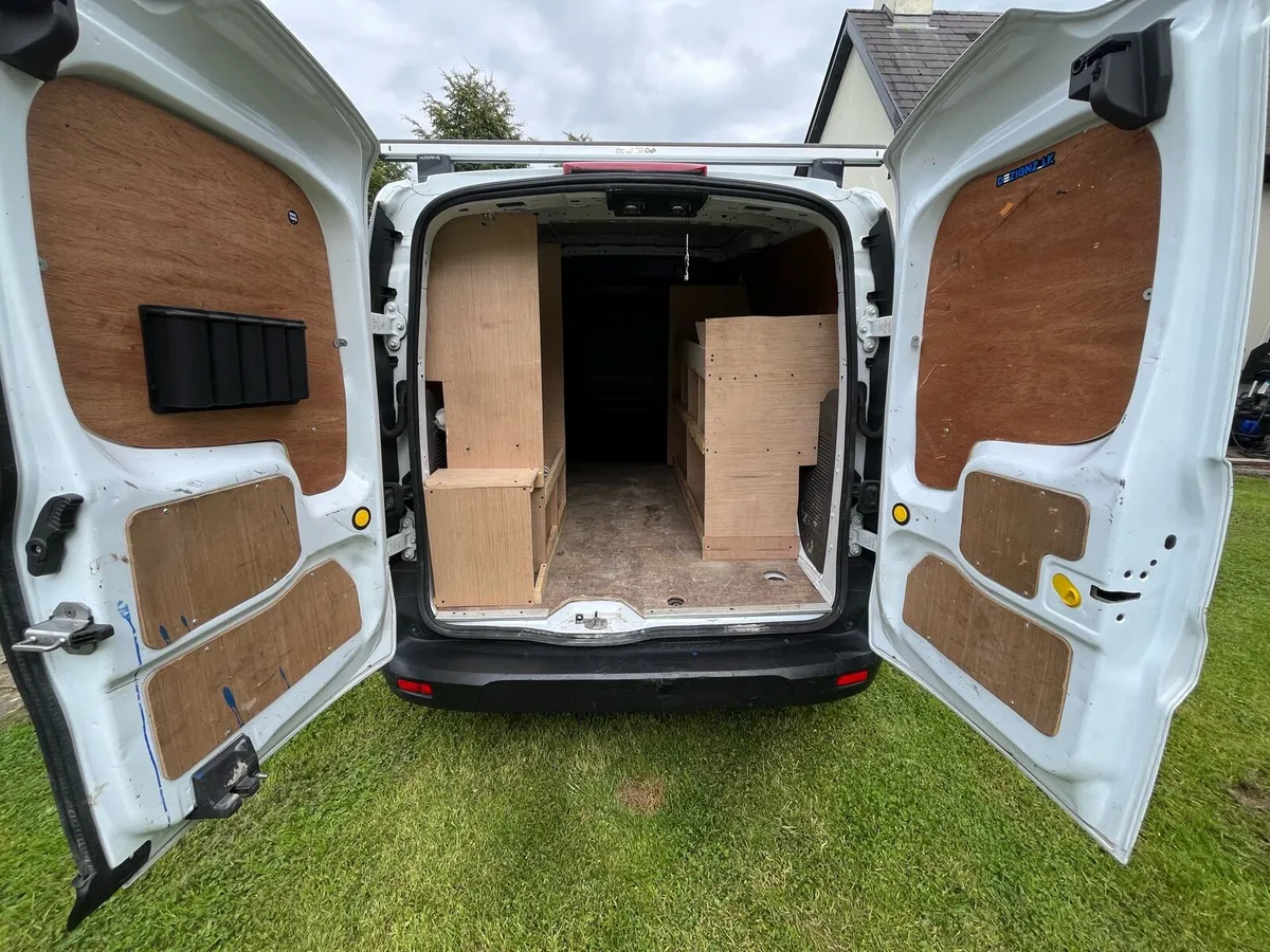 Ford Transit Connect SWB *low mileage* - Image 4