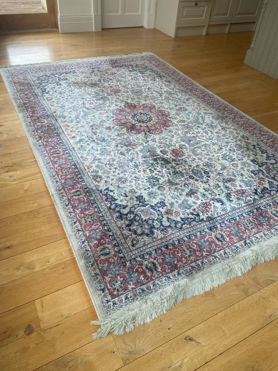 Large rug - Image 1
