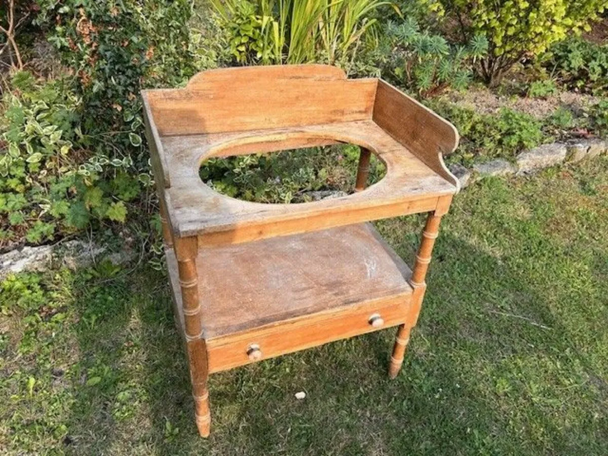 Large wash stand - Image 1