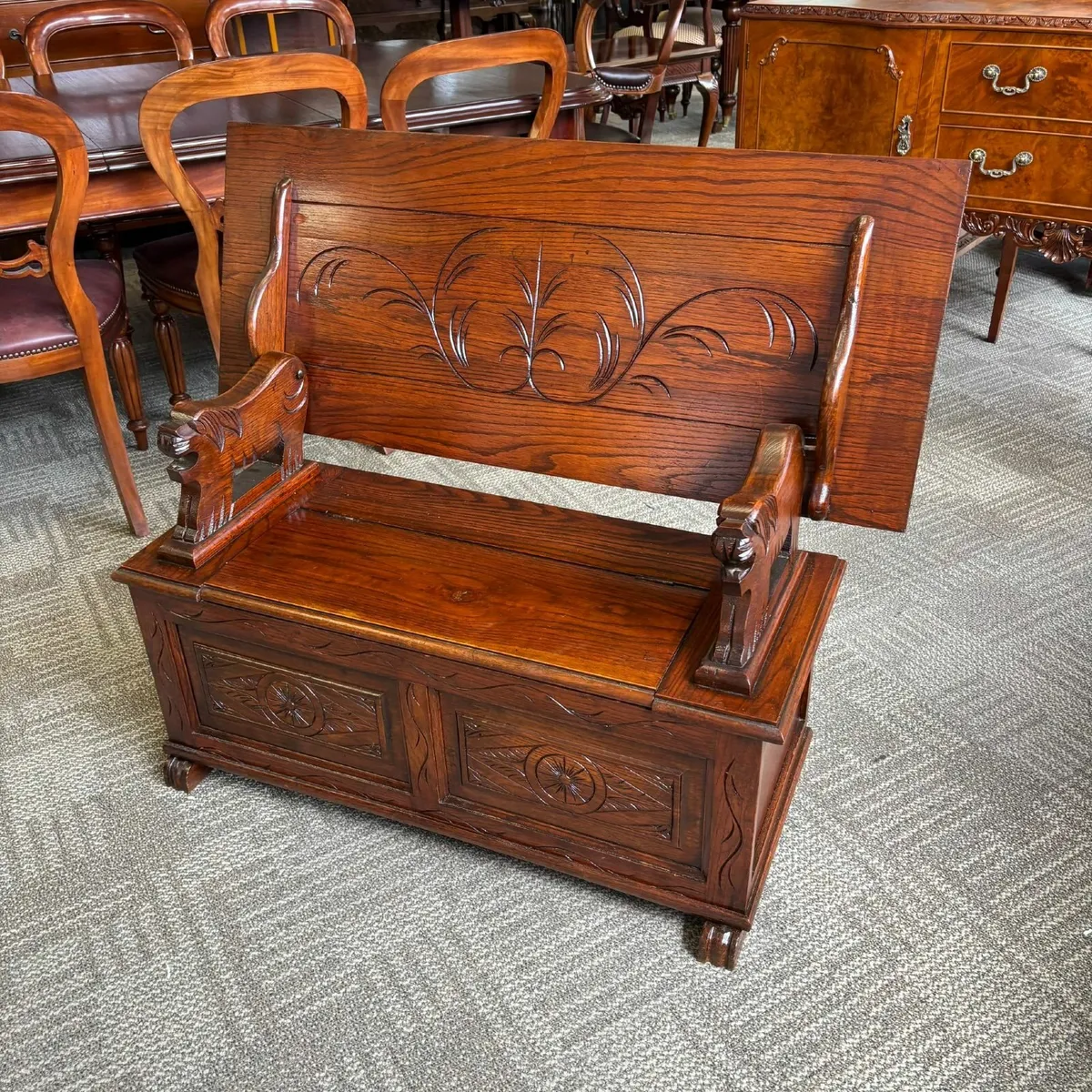 Fabulous oak monks bench. Storage beneath. Refurbi