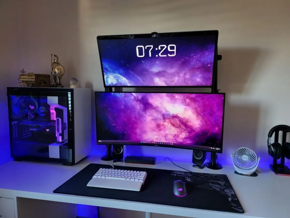 Custom Gaming Pc Ryzen 5 3700x Rtx 3070 Ti 32gb Ram 1tb Nvme - Image 1