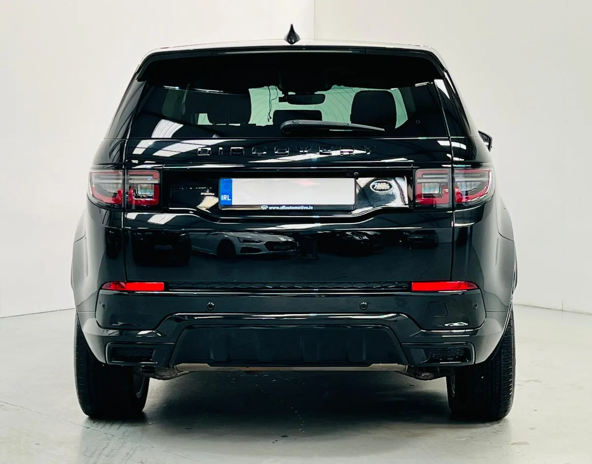 2022 Land Rover Discovery Sport R-Dynamic SE P300E - Image 4