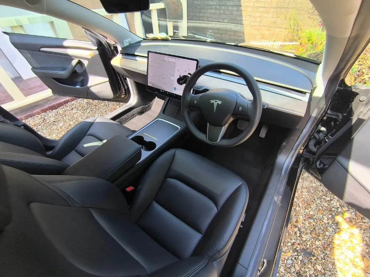 Tesla Model 3 2021 - Image 3