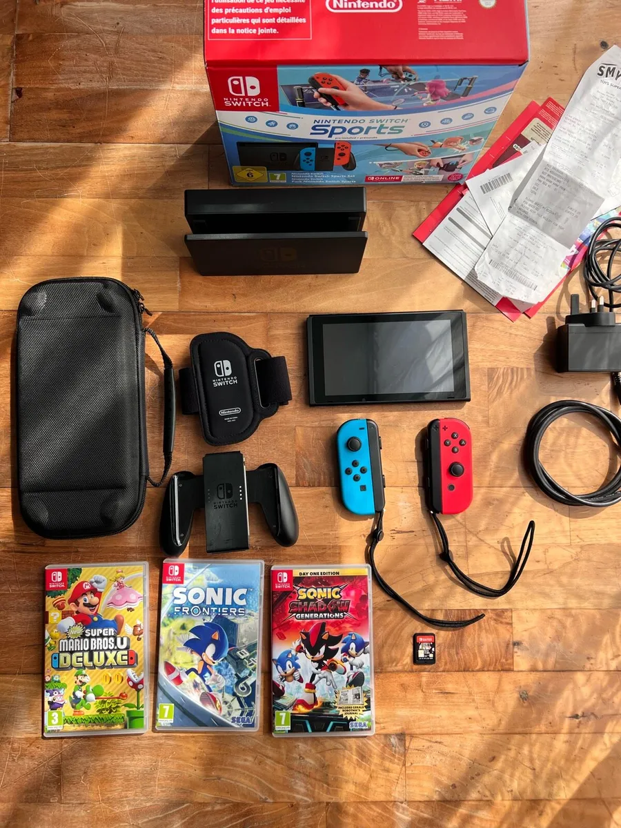 Nintendo switch bundle - Image 1