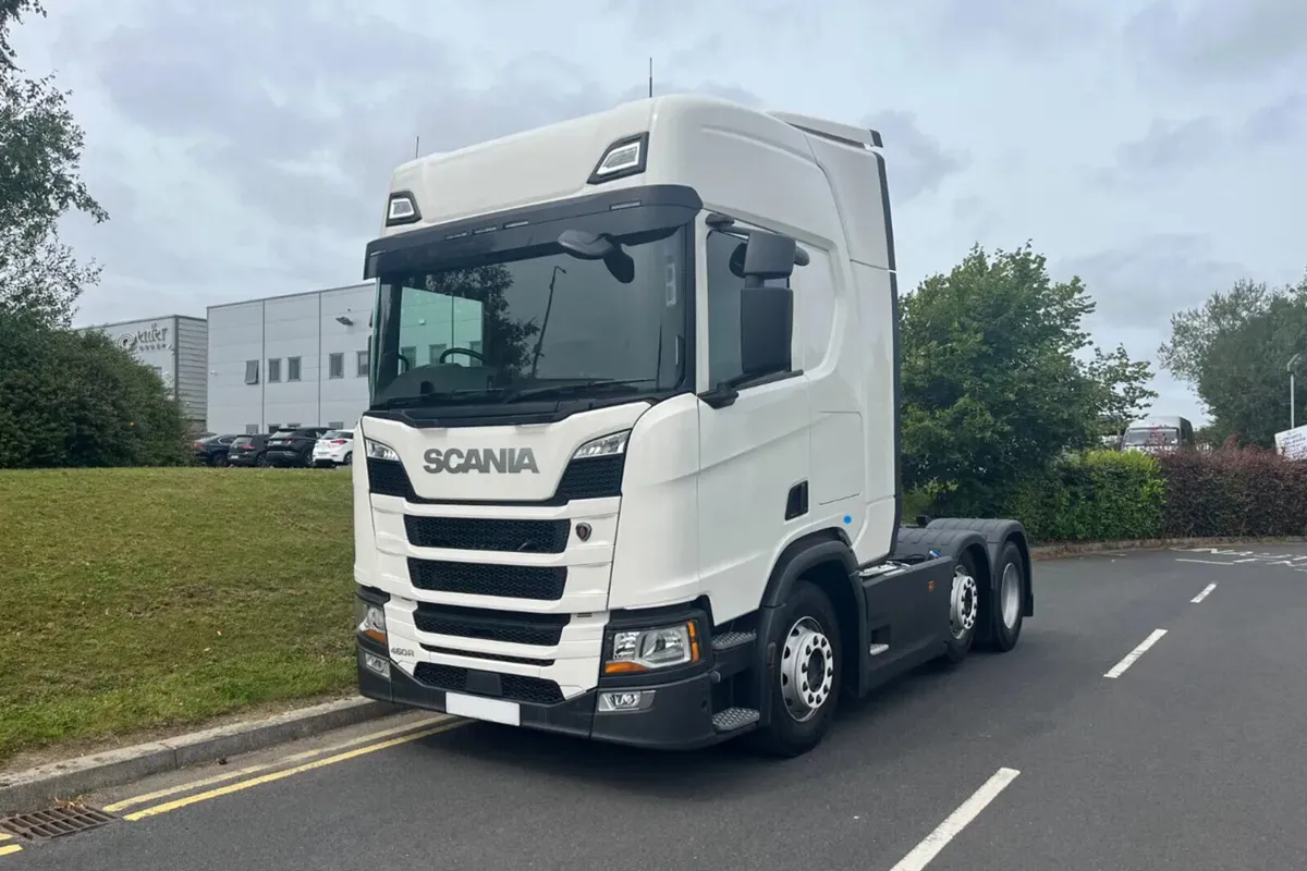 Scania 460R Super 6x2 - Image 1