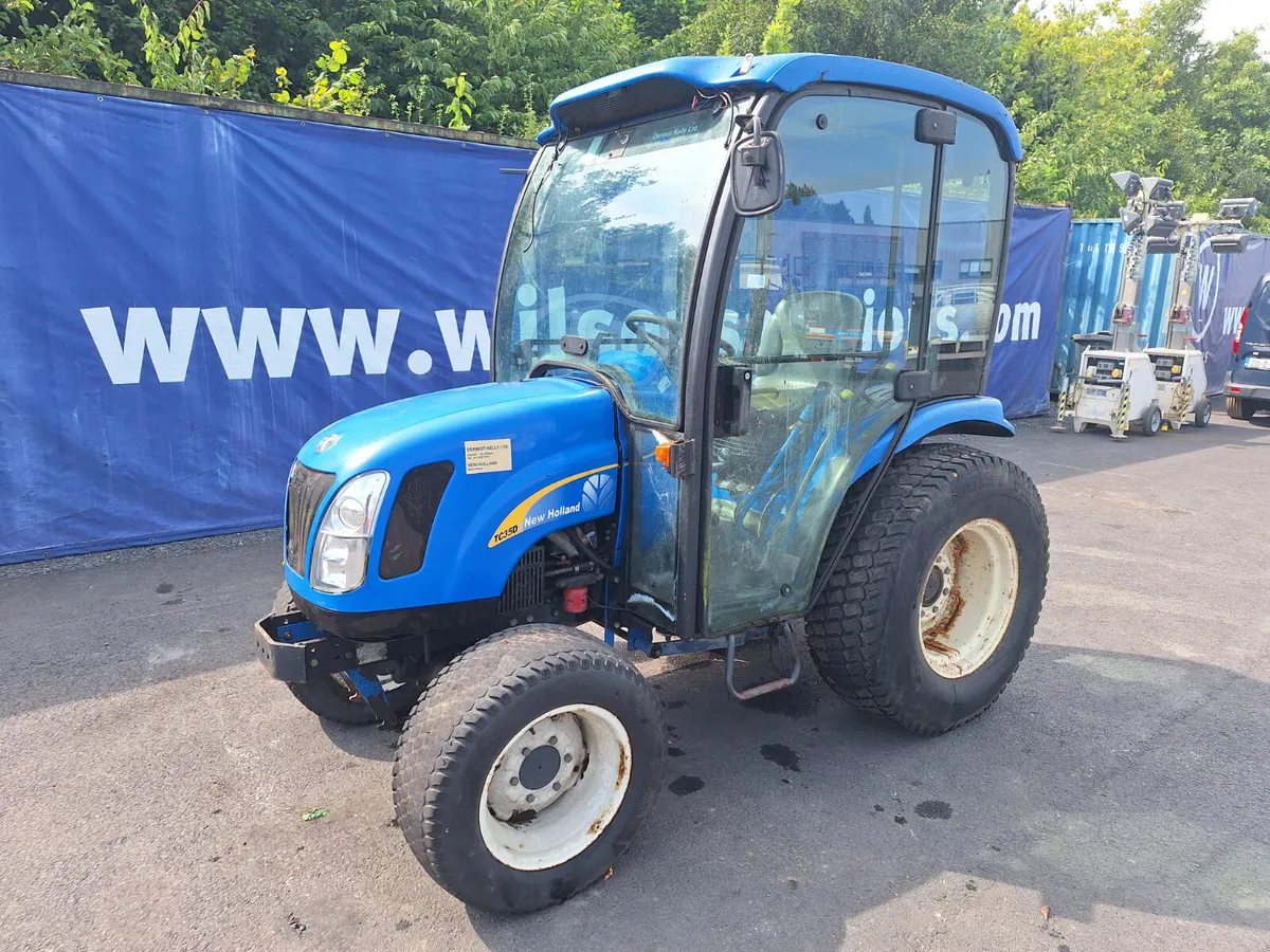 New Holland TC35DA Tractor For Auction - Image 1