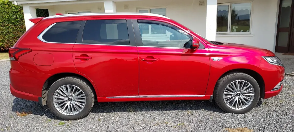 Mitsubishi Outlander 2020 - Image 2