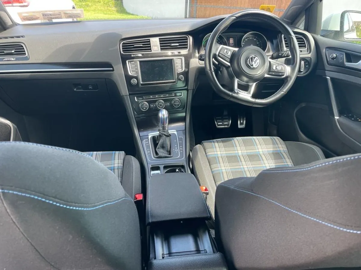 VW GOLF - Image 1