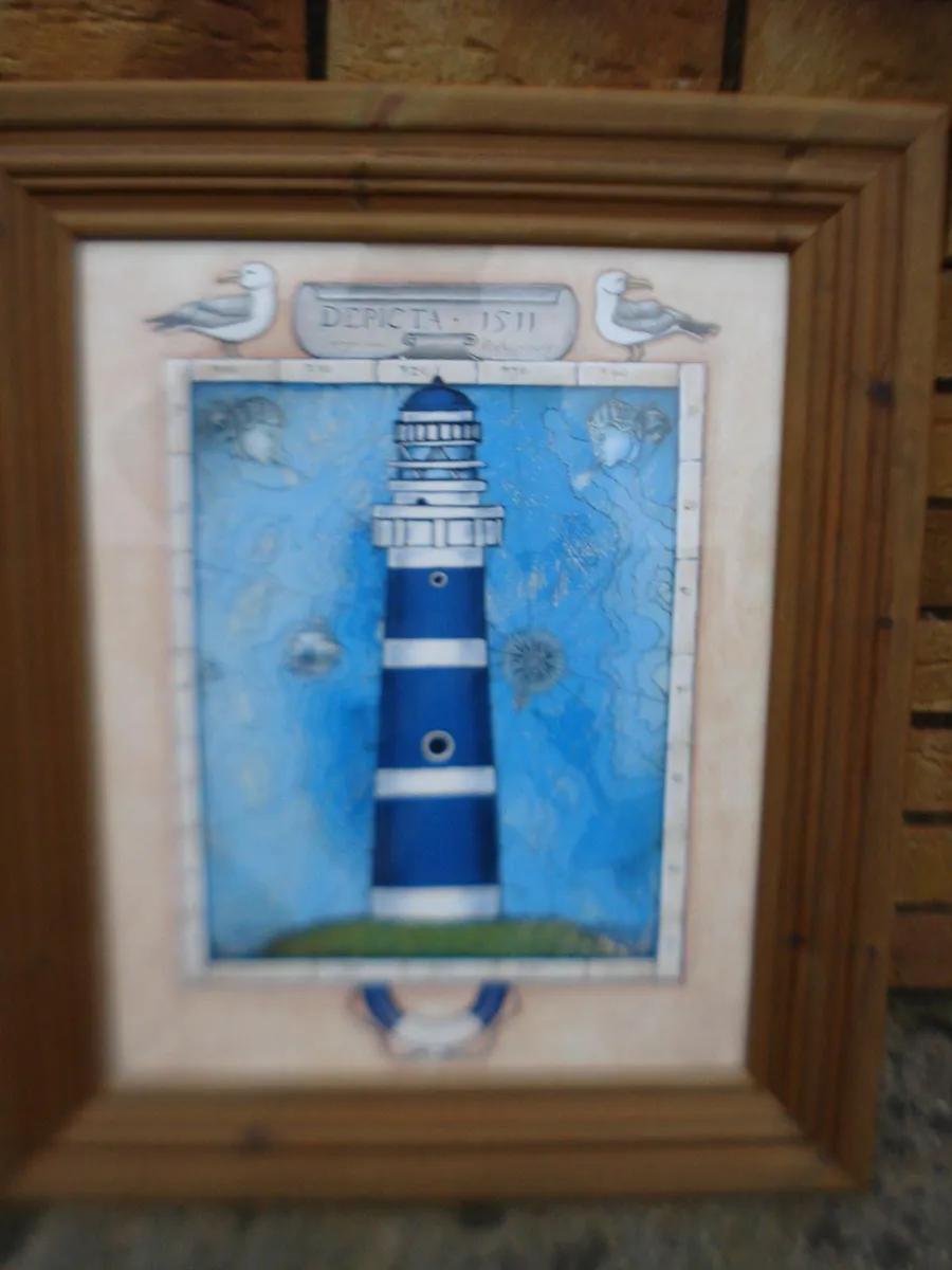 QUALITY OLD PRINT OF LIGHHOUSE IN PINE FRAME. - Image 2