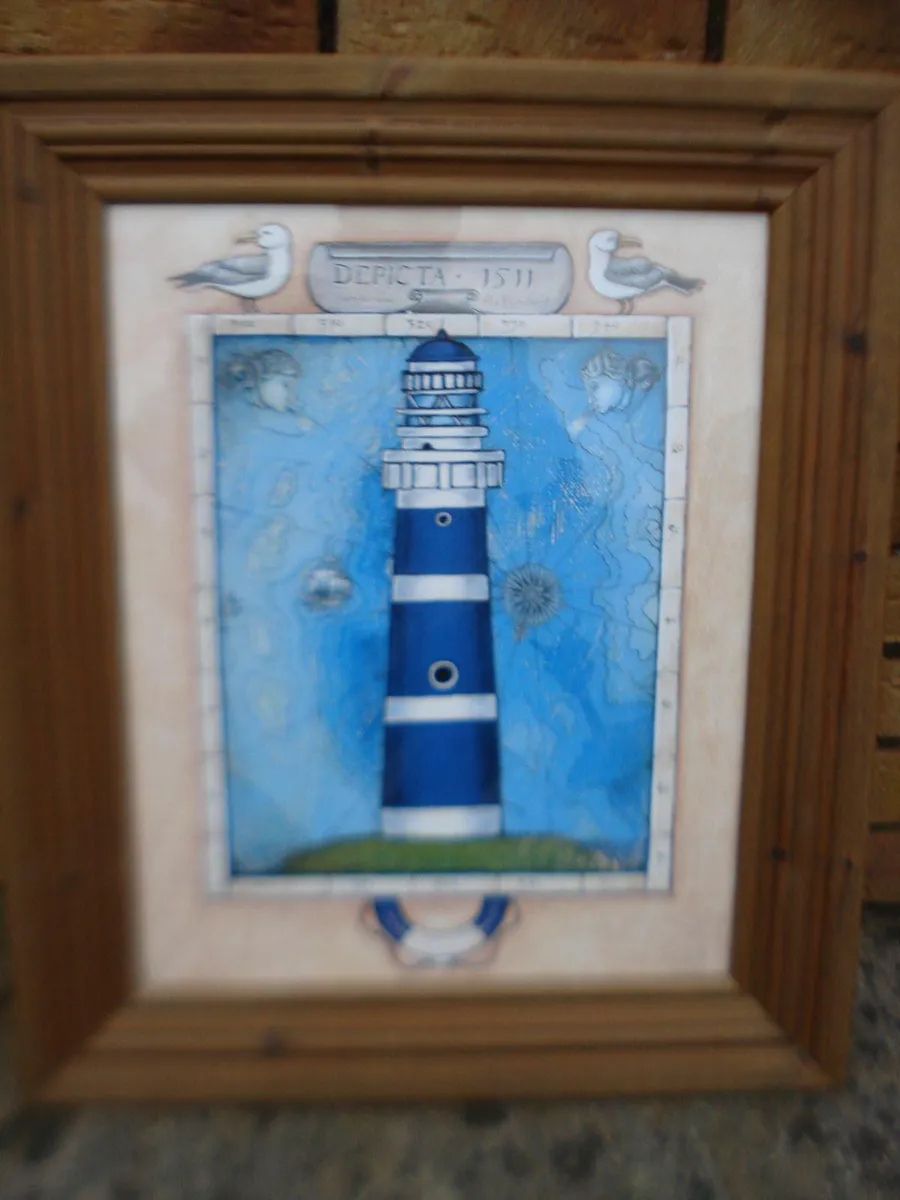 QUALITY OLD PRINT OF LIGHHOUSE IN PINE FRAME. - Image 1