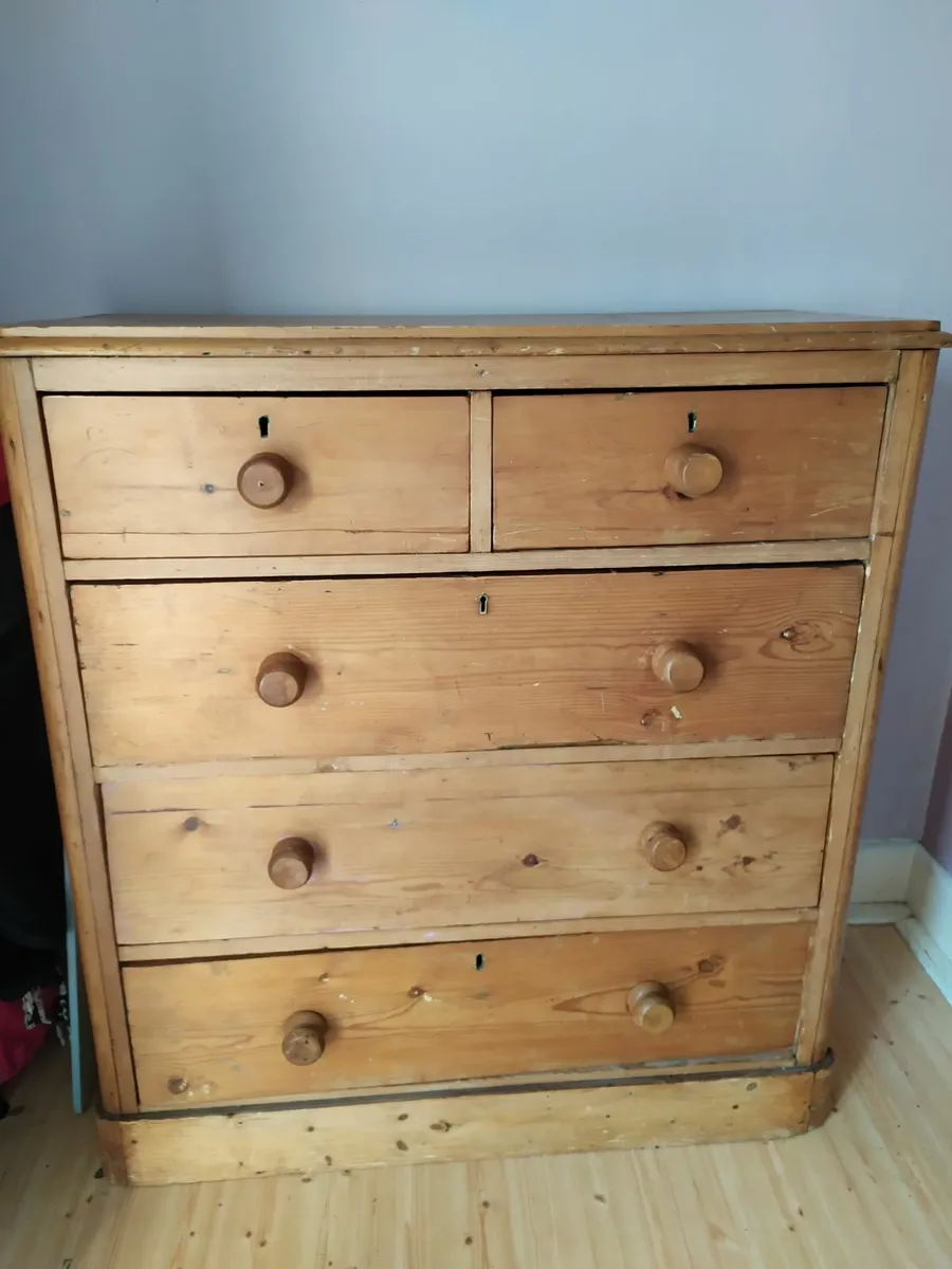 Pine chest of Drawers - Image 1