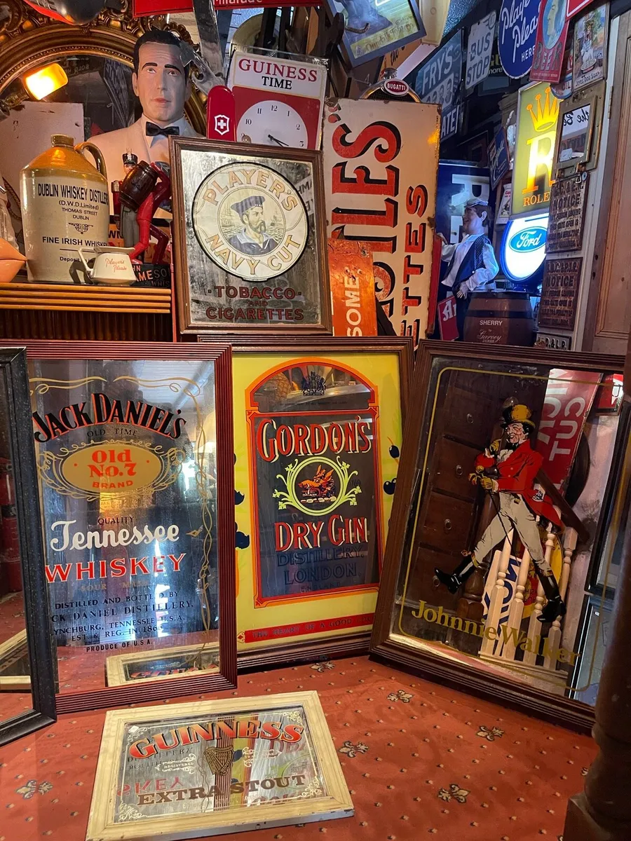 Old pub mirrors - Image 1