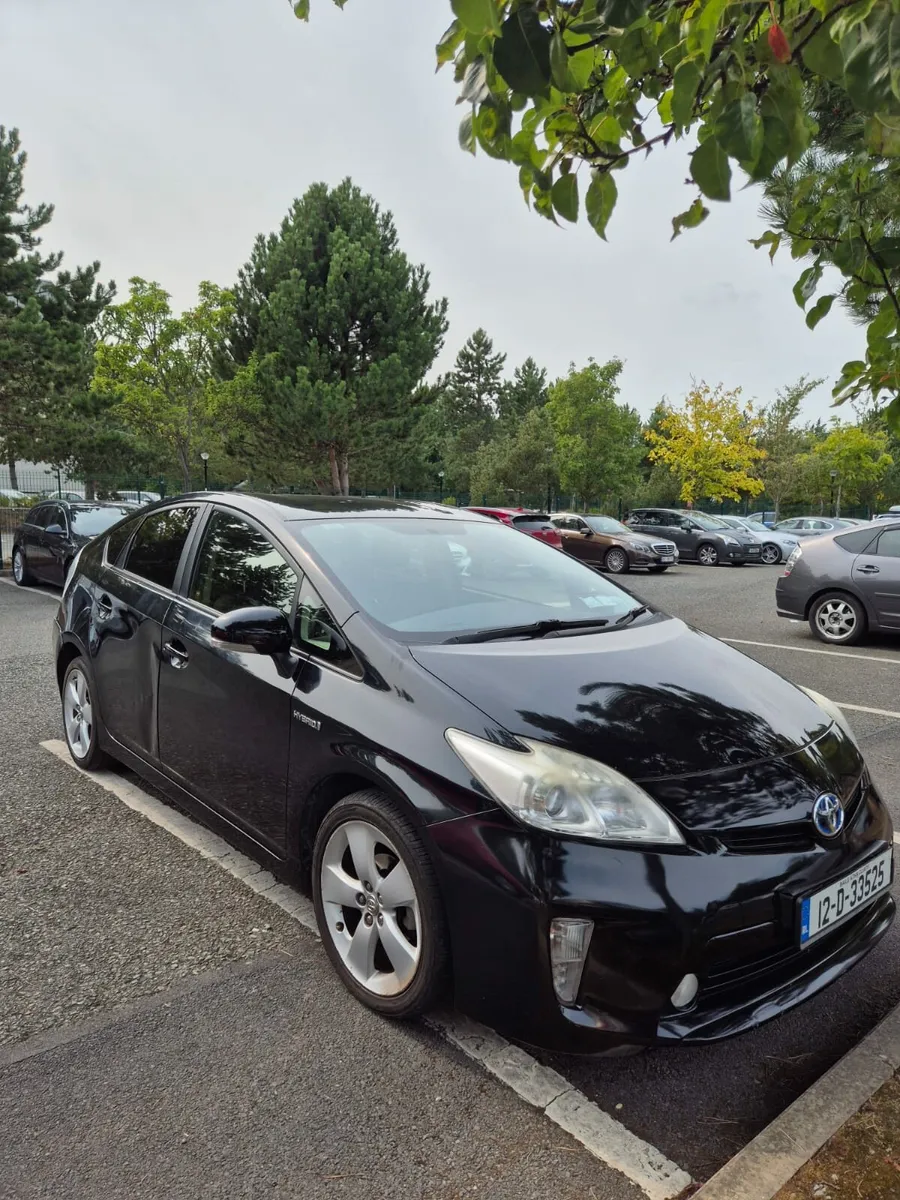 Toyota Prius Premium - Image 1