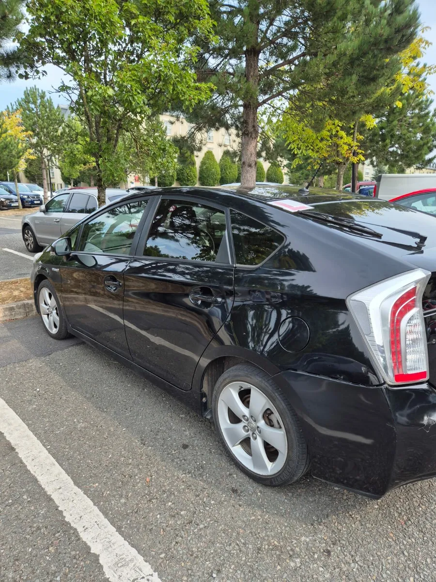 Toyota Prius Premium - Image 3