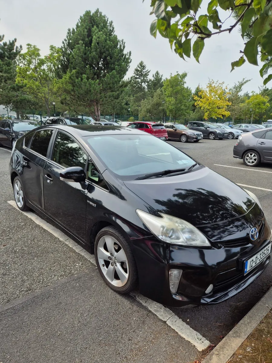 Toyota Prius Premium - Image 4