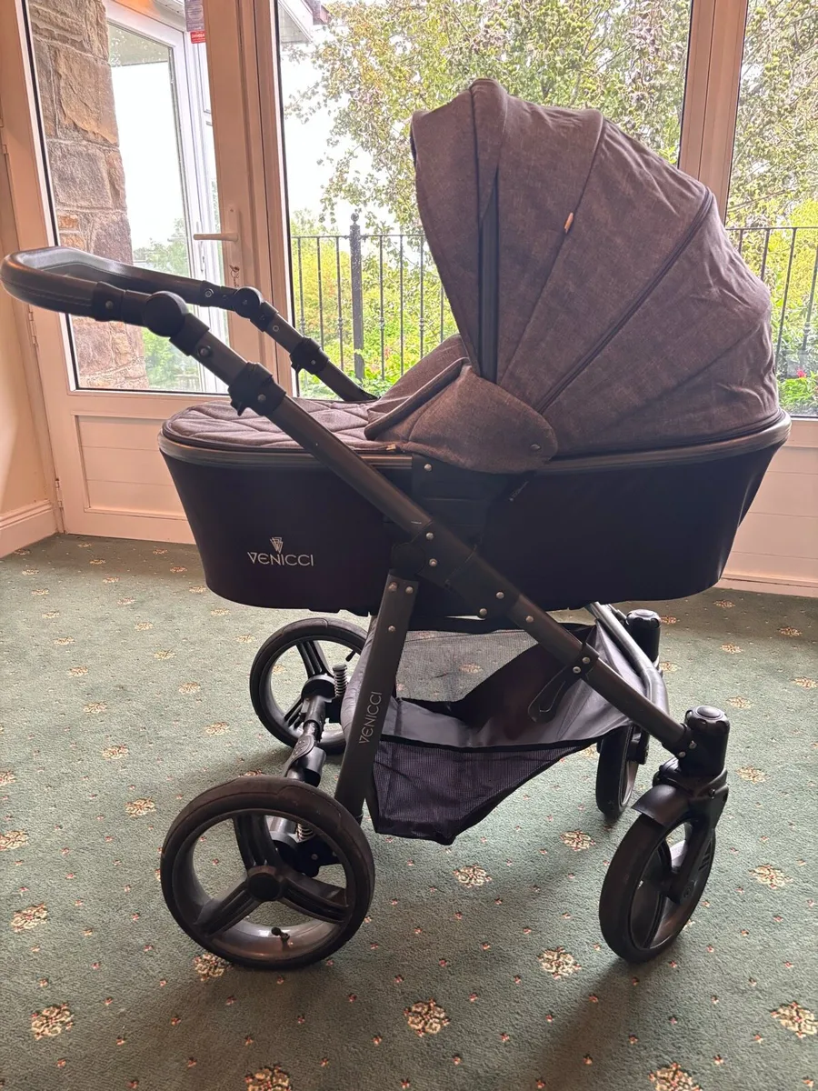 Venicci carbo 3 in 1 denim grey travel system - Image 2
