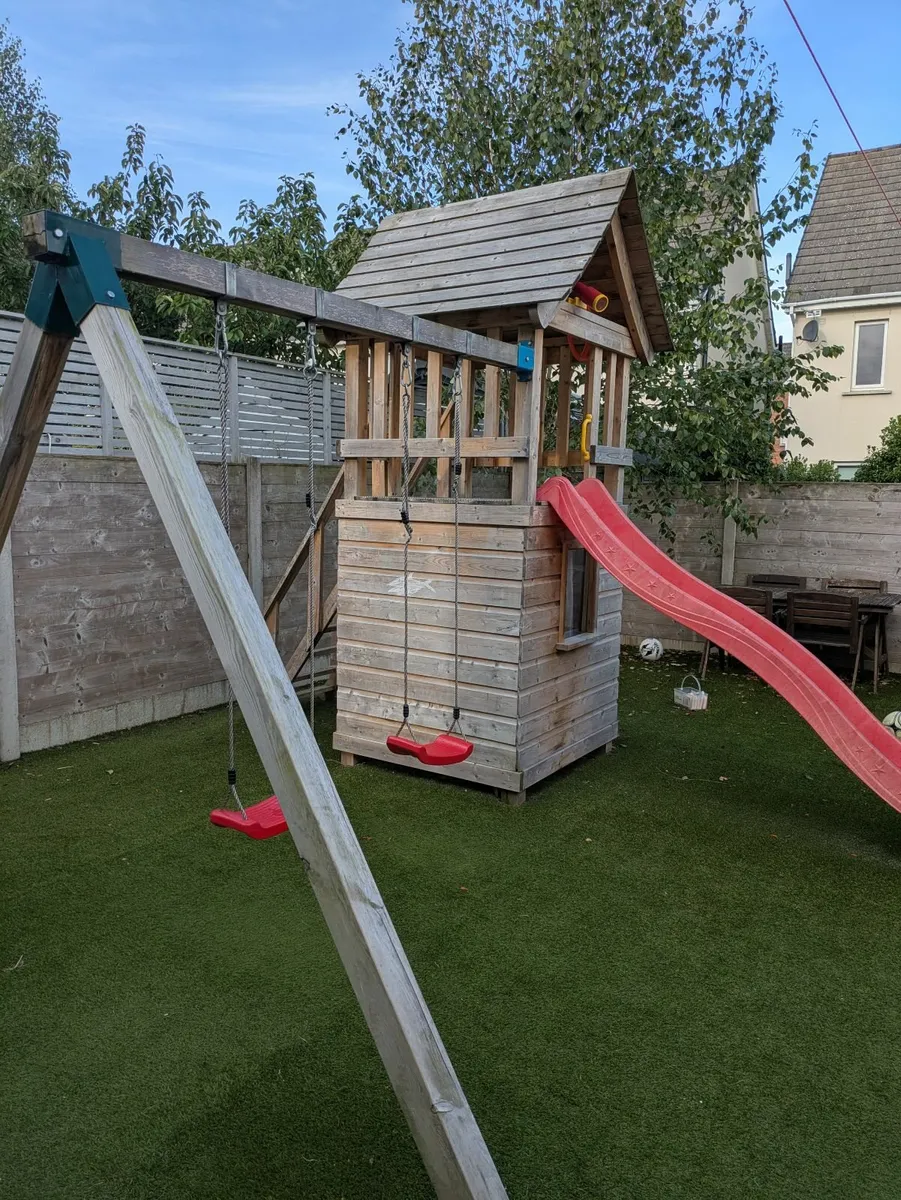 Garden playhouse with slide and swings - Image 2