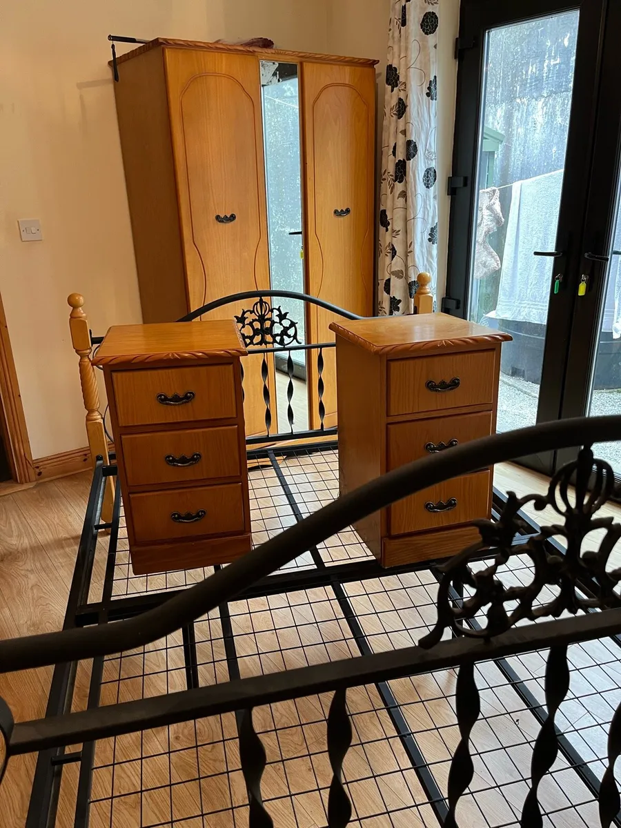 Bed room furniture - Image 2
