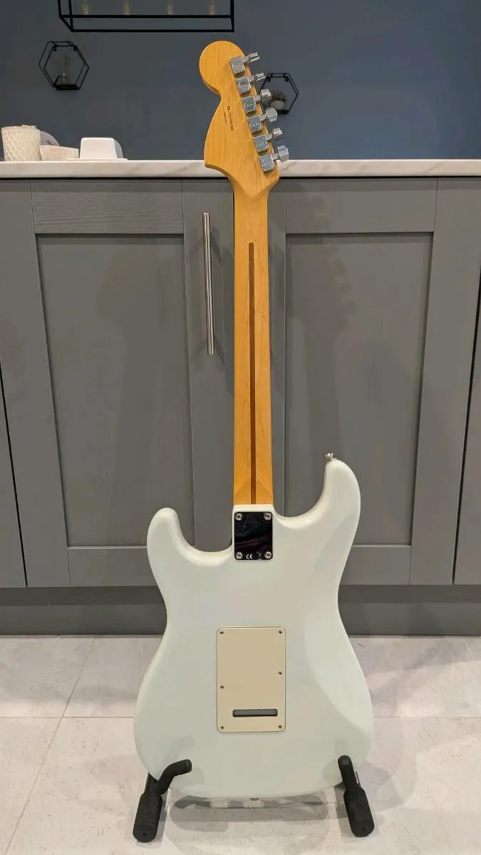2016 American Special Strat - Image 4