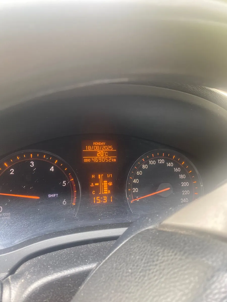 Toyota Avensis 2010 - Image 3