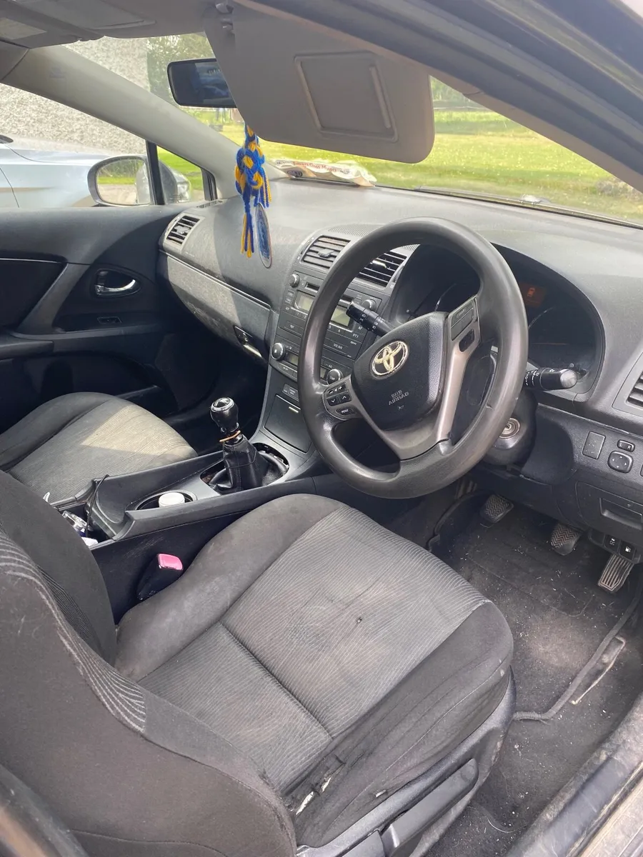 Toyota Avensis 2010 - Image 4