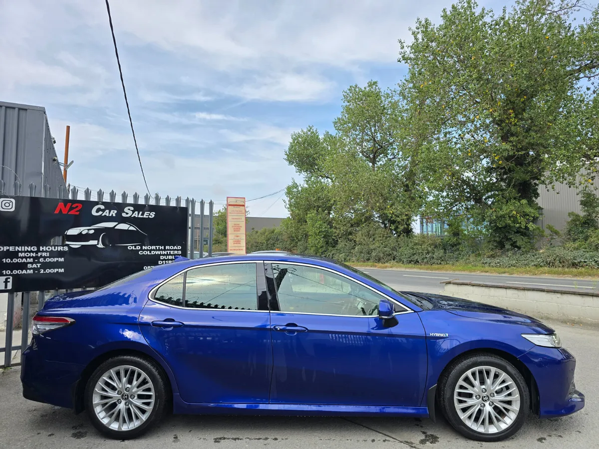 211 Toyota Camry Hybrid, LOW MILES, NEW NCT - Image 3