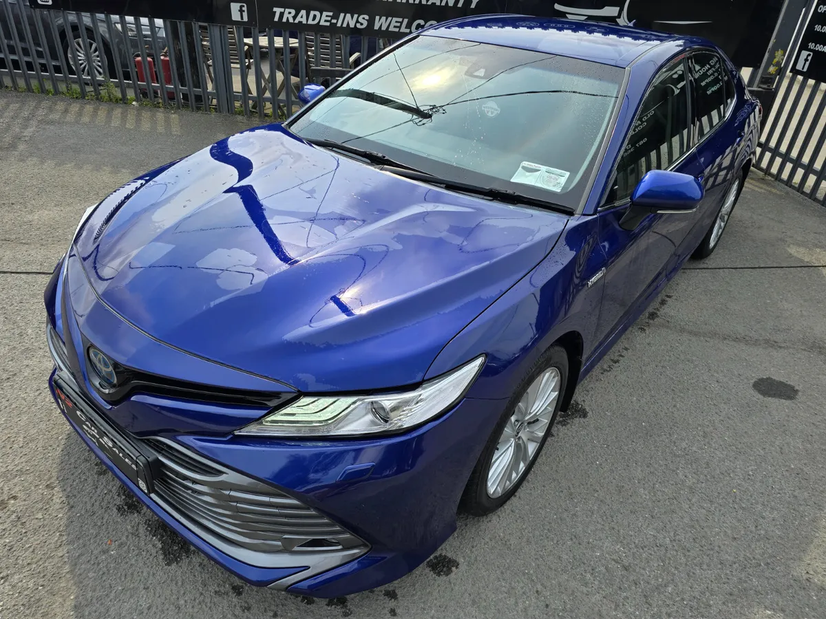 211 Toyota Camry Hybrid, LOW MILES, NEW NCT - Image 4