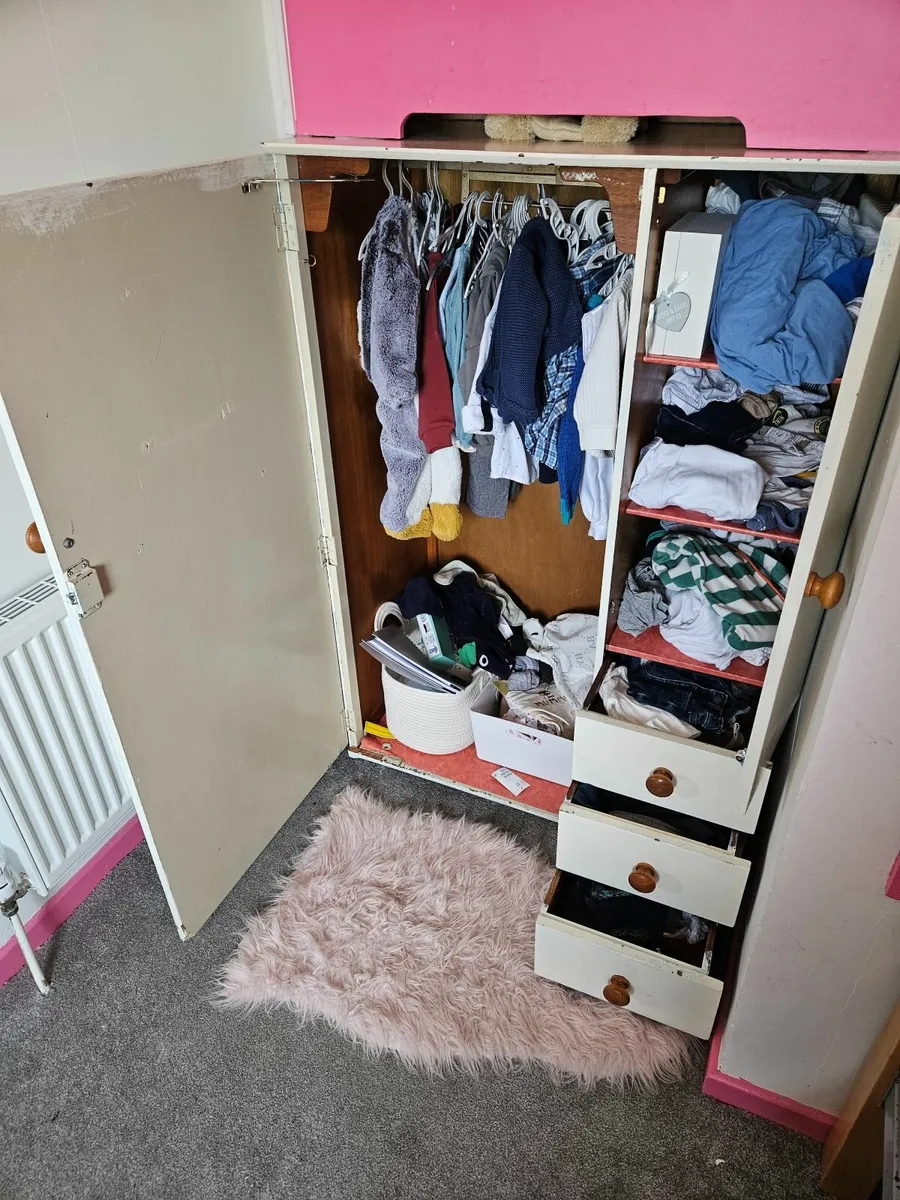 Child's wardrobe FREE - Image 3